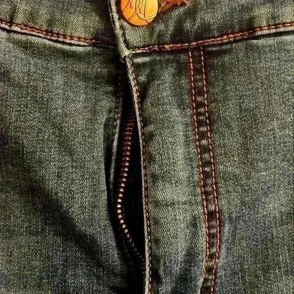 Melissa McCarthy Seven7 Skinny Midrise Distressed Blue Jeans Sz 24W NWOT - Picture 3 of 9